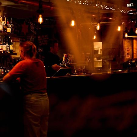 Beer Deluxe Albury Hotel ภายนอก รูปภาพ